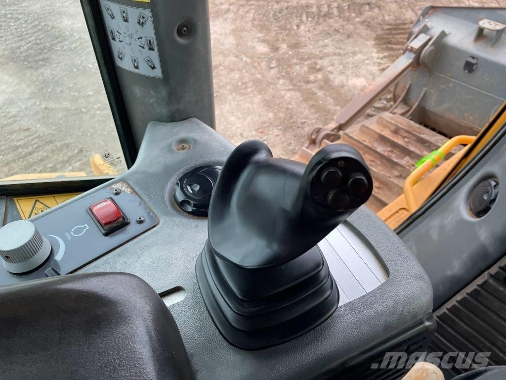 Liebherr PR 746 Vikšriniai buldozeriai