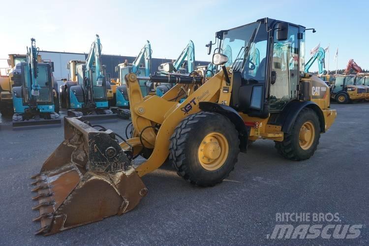 CAT 906 M Naudoti ratiniai krautuvai