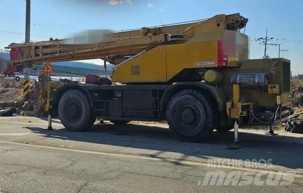 Kobelco RK 450 Neapdoroto reljefo kranai