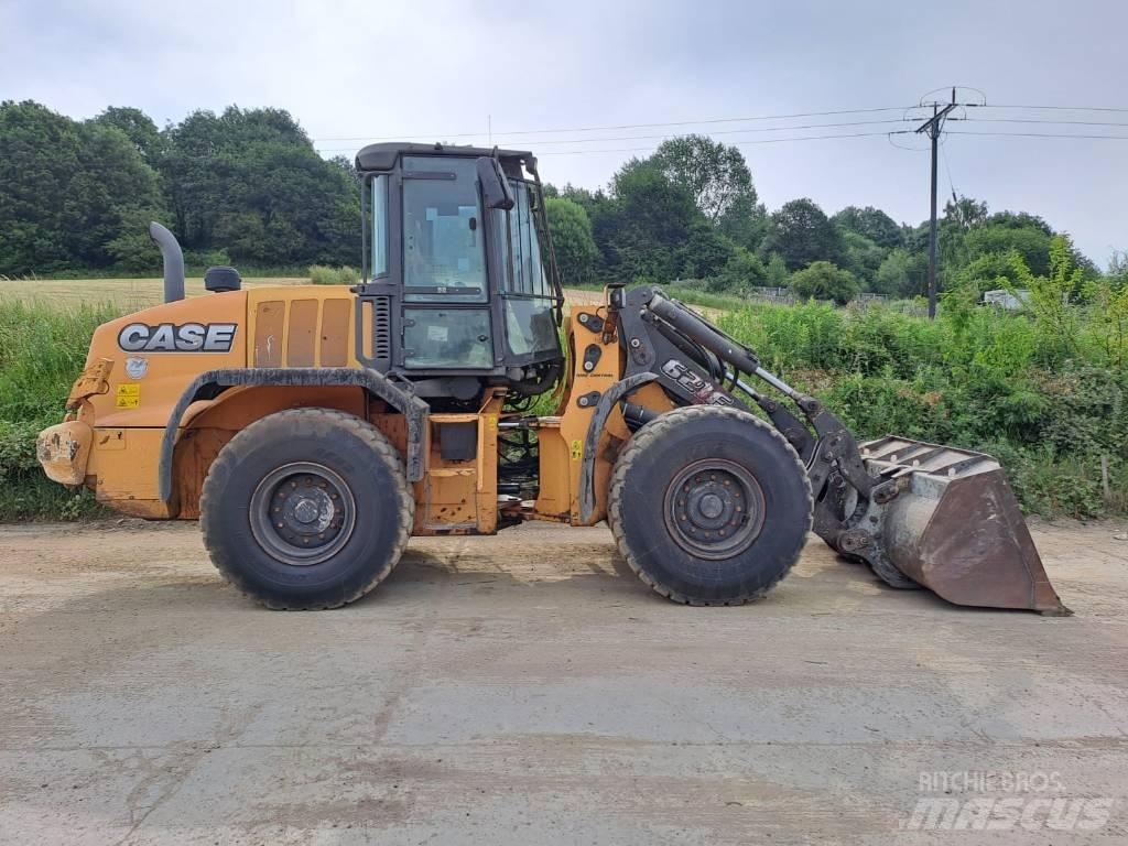 CASE 621 F XT Naudoti ratiniai krautuvai