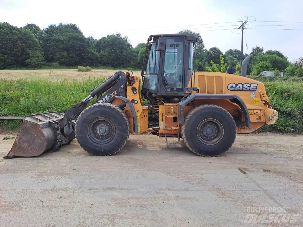 CASE 621 F XT Naudoti ratiniai krautuvai