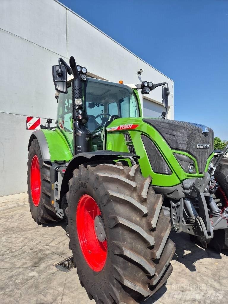 Fendt 718 Vario Traktoriai