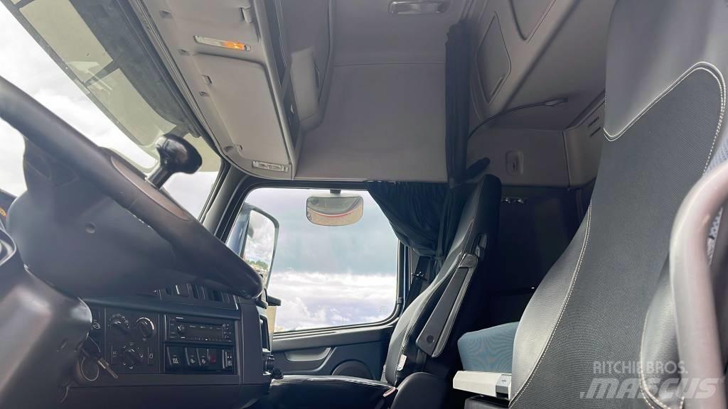Volvo VOLVO FH 6*2 Važiuoklė su kabina