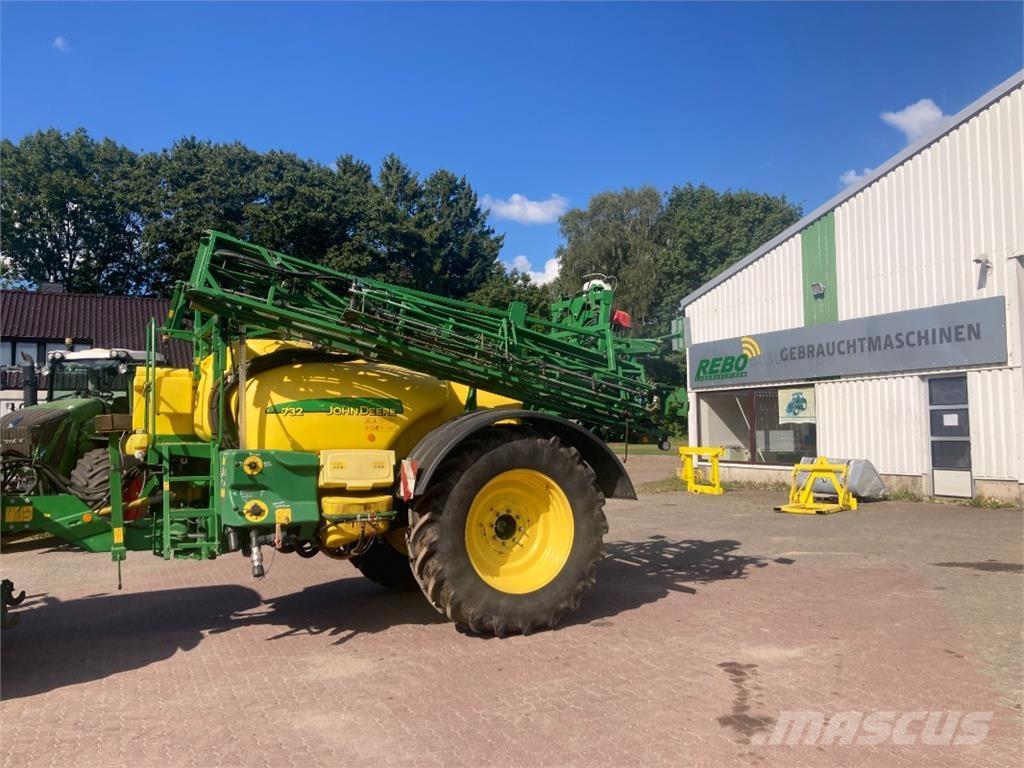 John Deere 732 Prikabinami purkštuvai