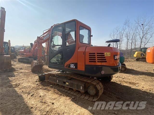 Doosan DX80 Vidutinės galios ekskavatoriai 7-12 t