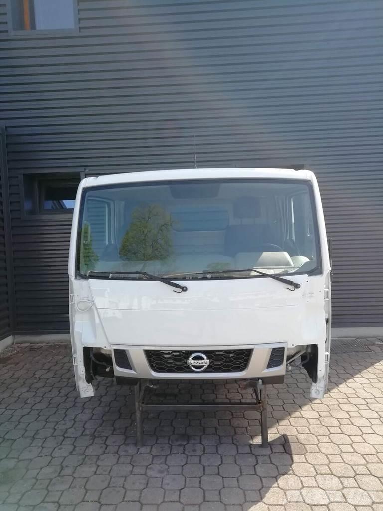 Nissan NT400 Kabinos ir salonai
