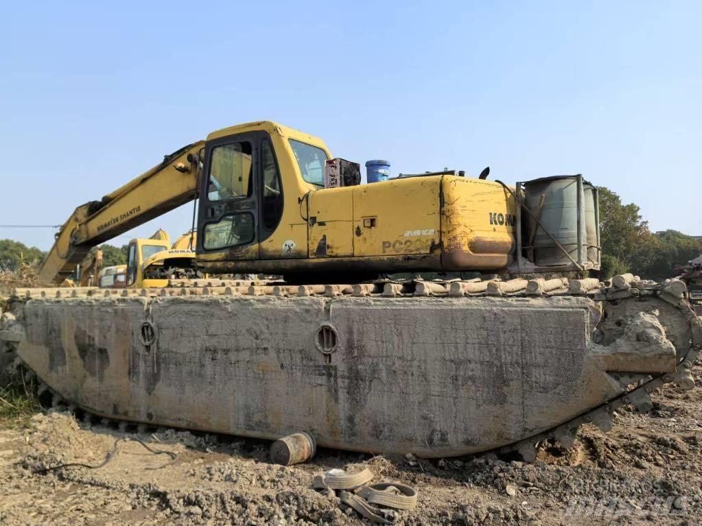 Komatsu PC 200-6 Amfibiniai ekskavatoriai