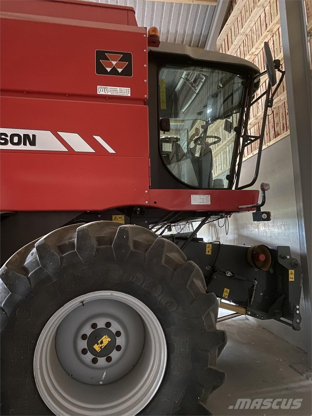 Massey Ferguson 7244 Derliaus nuėmimo kombainai