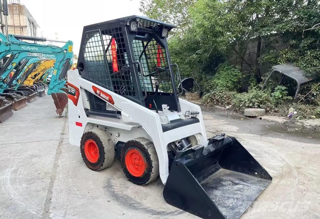 Bobcat S 70 Krautuvai su šoniniu pasukimu
