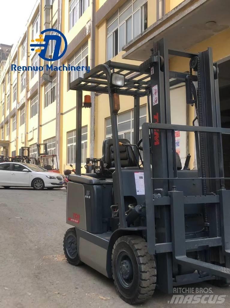 TCM FB15 Dyzeliniai krautuvai