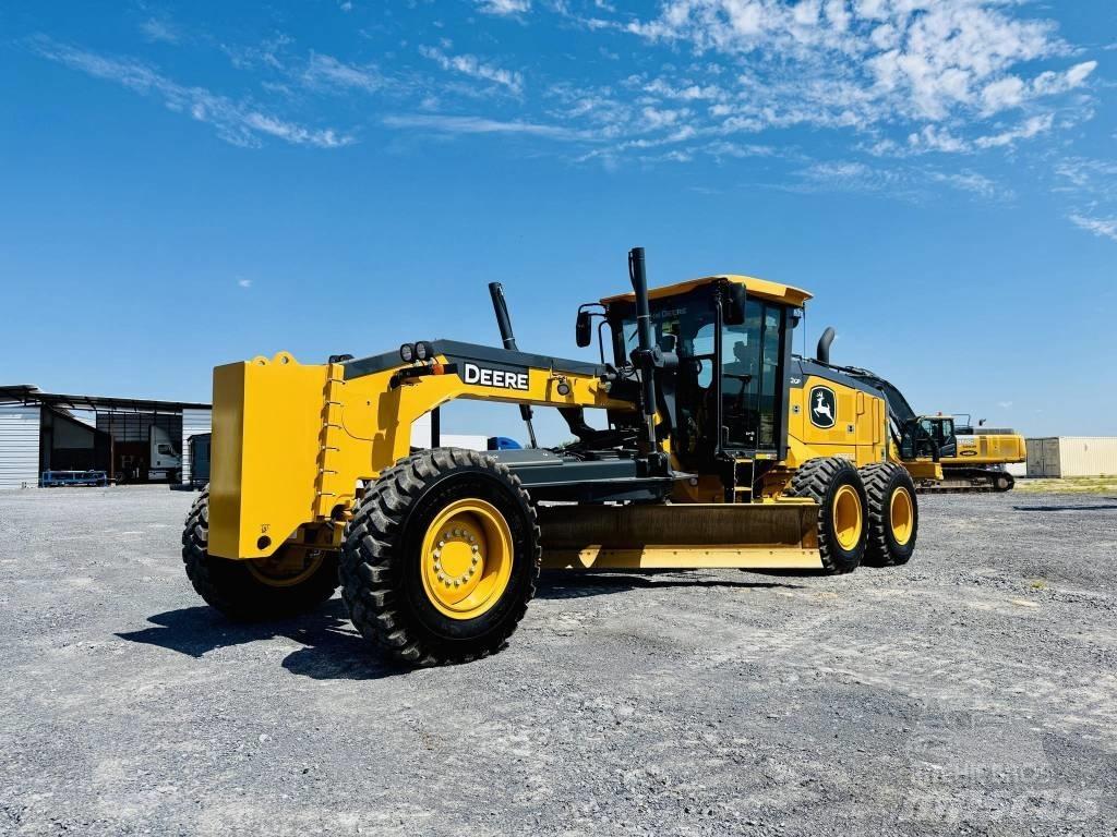 DEERE 672G Greideriai