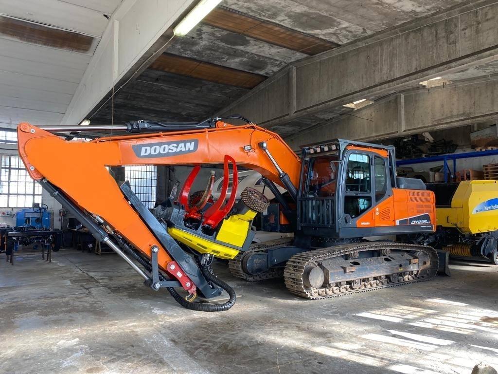 Doosan DX 235 NLC-5 Vikšriniai ekskavatoriai
