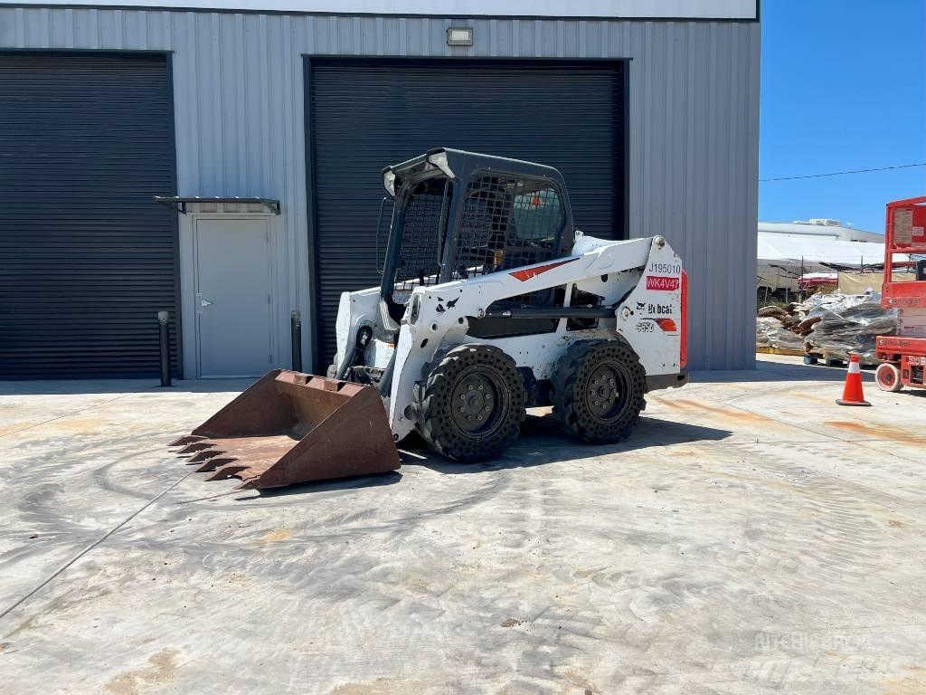 Bobcat S550 Krautuvai su šoniniu pasukimu