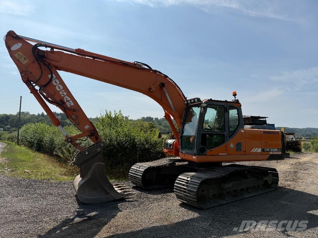 Doosan DX 225 LC Vikšriniai ekskavatoriai