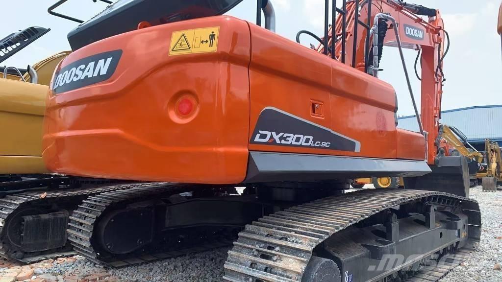 Doosan dx300lc-9 Vikšriniai ekskavatoriai
