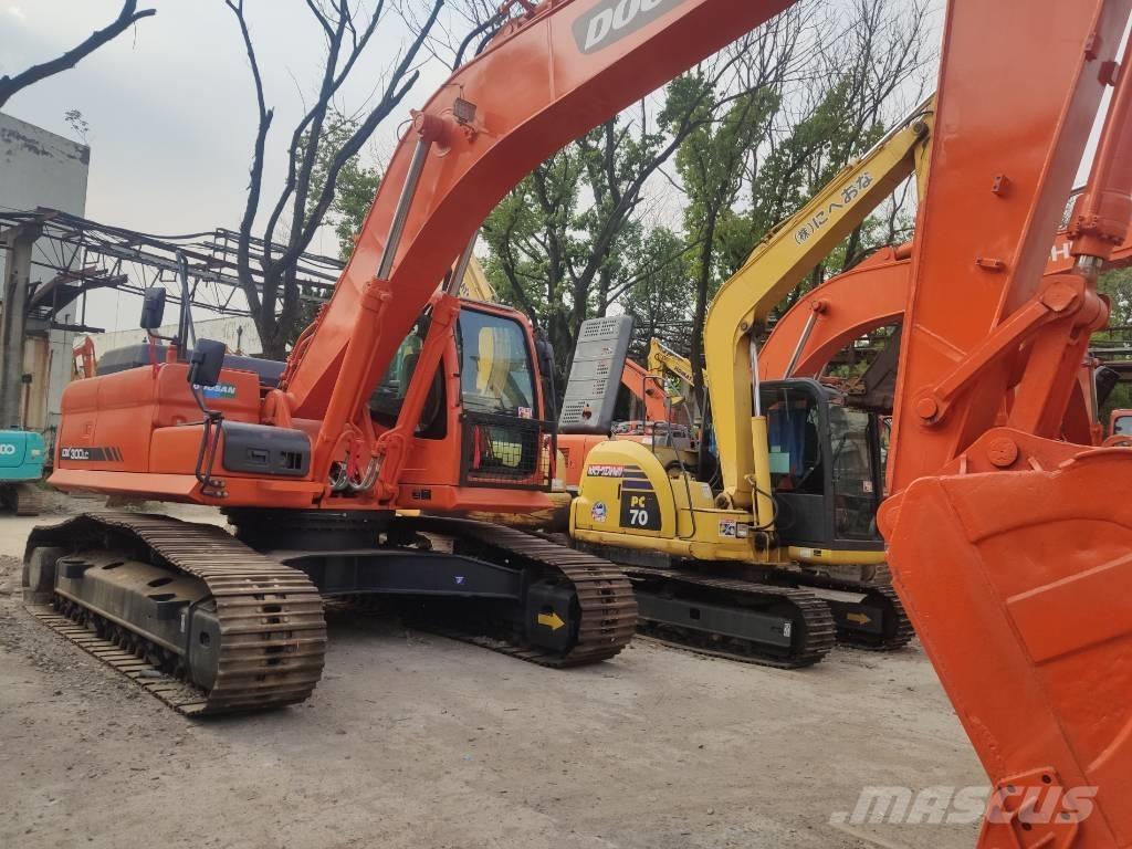 Doosan DX 300 Vikšriniai ekskavatoriai