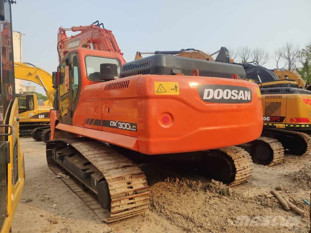 Doosan DX 300 Vikšriniai ekskavatoriai