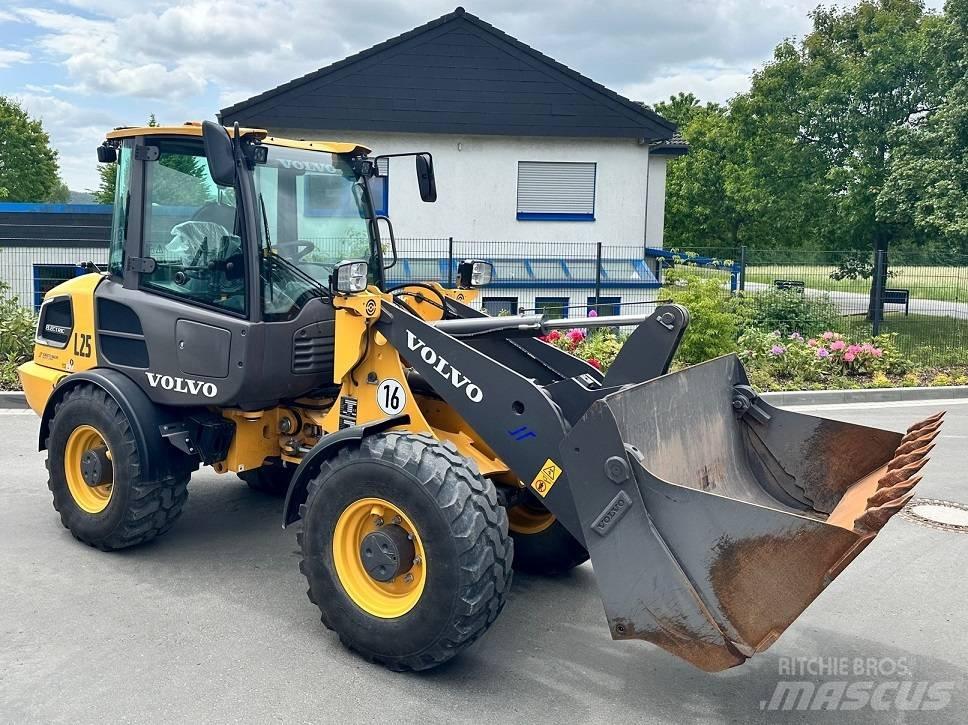 Volvo L 25 Electric Naudoti ratiniai krautuvai