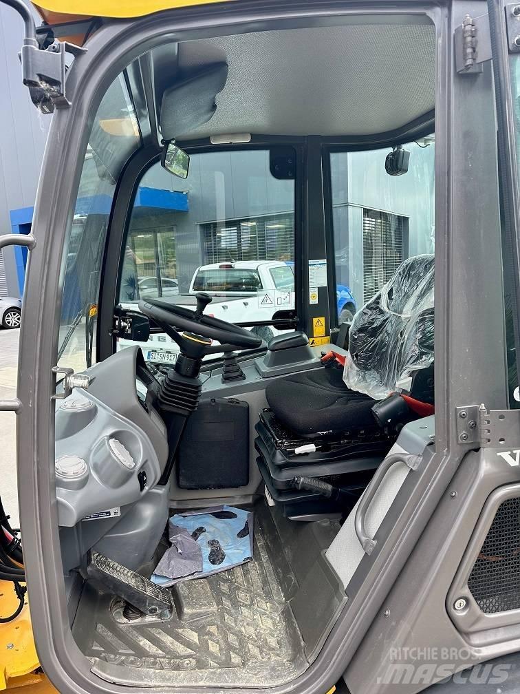 Volvo L 25 Electric Naudoti ratiniai krautuvai