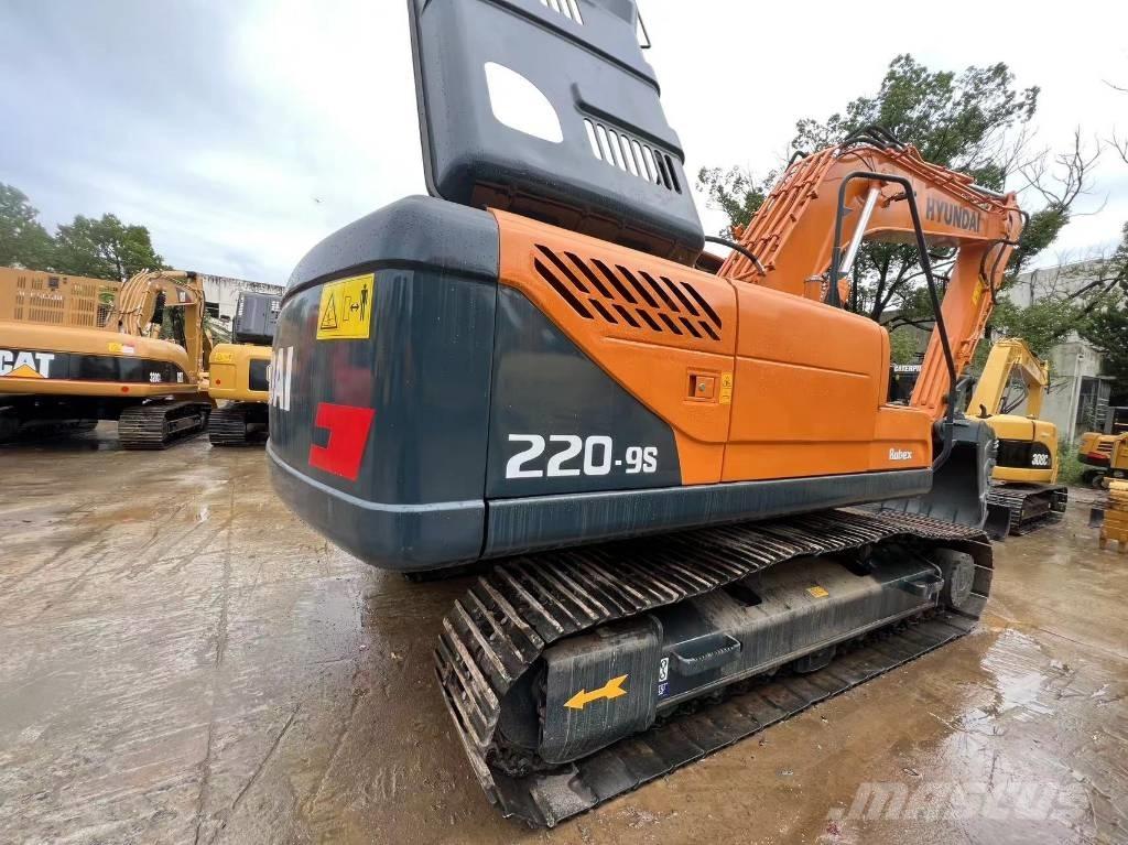 Hyundai 220 LC-9 Vikšriniai ekskavatoriai
