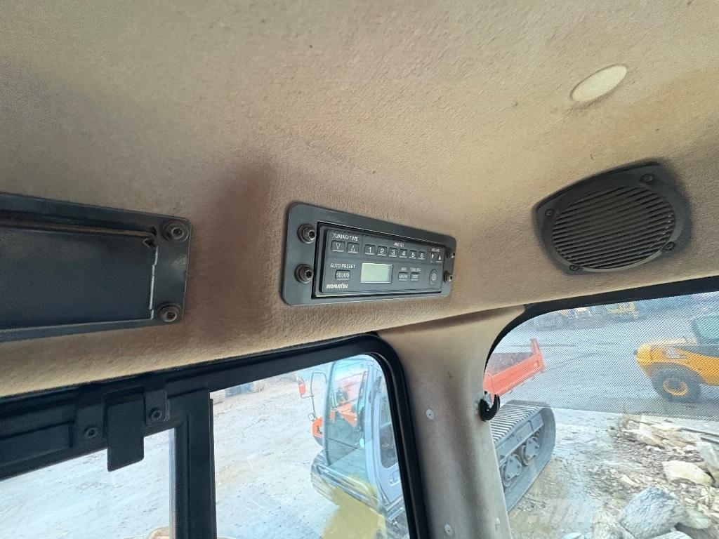 Komatsu D65PX-18 Vikšriniai buldozeriai