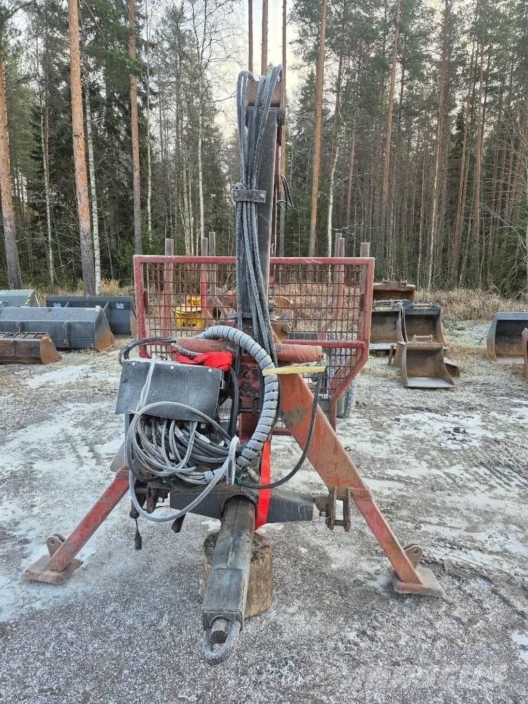 Patu 1800 Miškovežių priekabos