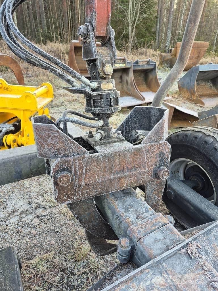 Patu 1800 Miškovežių priekabos