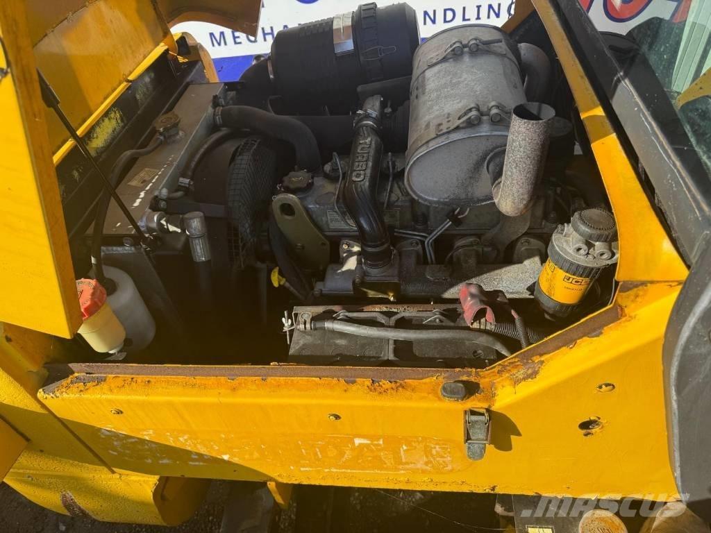 JCB 926 Visureigiai krautuvai