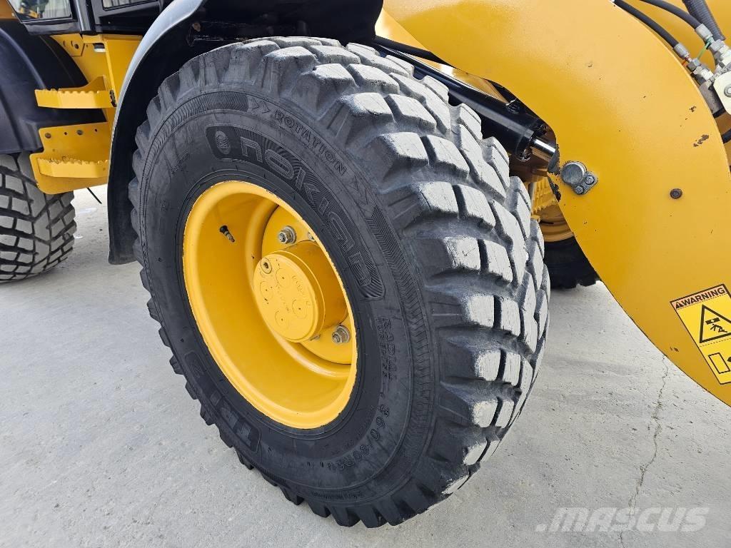 CAT 908M Naudoti ratiniai krautuvai