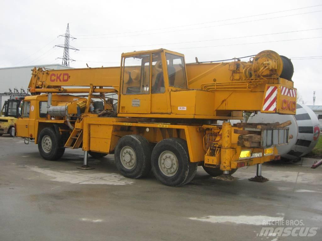 Tatra CKD Visureigiai kranai