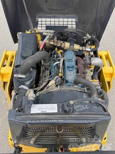 Bomag BW 100 AD M-5 Porinių būgnų volai