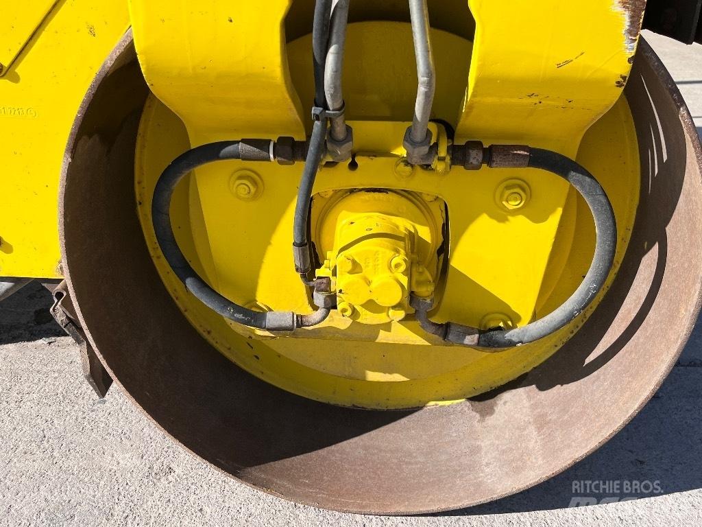 Bomag BW 120 AD-3 Porinių būgnų volai
