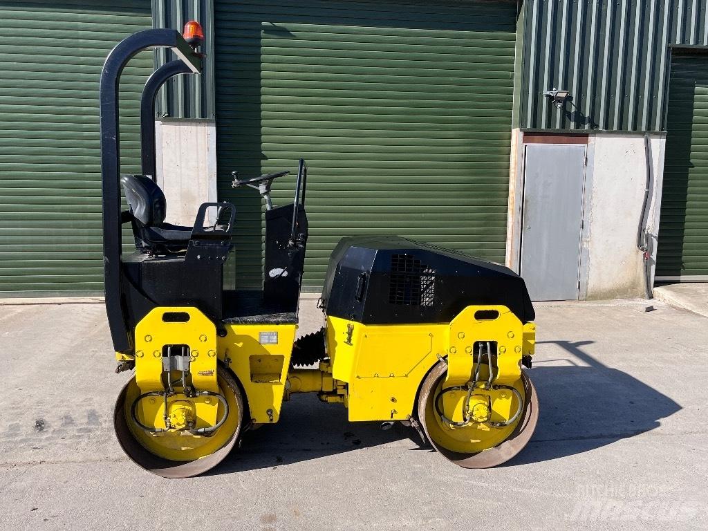 Bomag BW 120 AD-3 Porinių būgnų volai