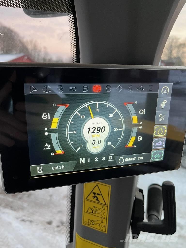 New Holland W 110D Teleskopiniai krautuvai žemės ūkiui