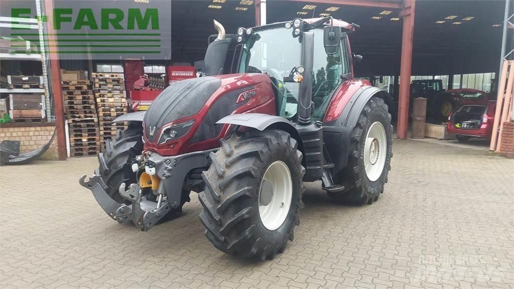 Valtra T 174 Traktoriai