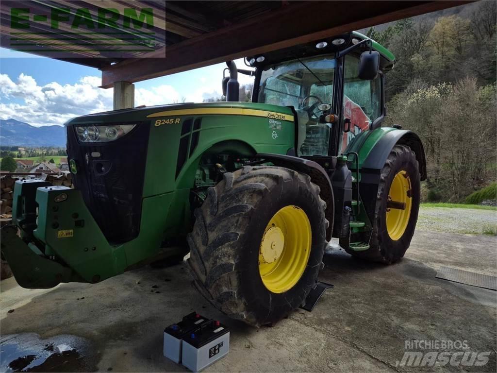 John Deere 8245 R Traktoriai