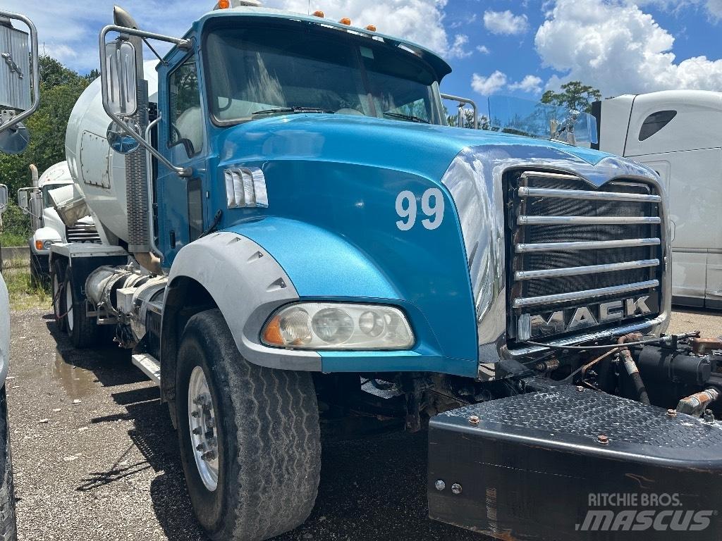 Mack GU 800 Kita
