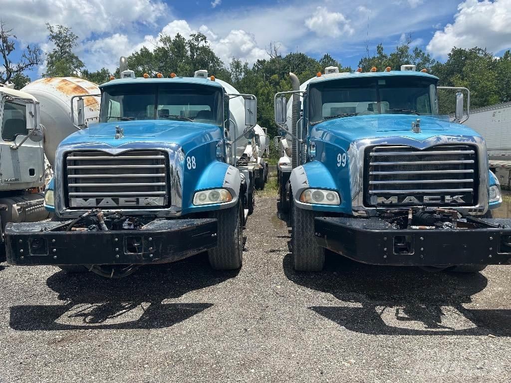 Mack GU 800 Kita