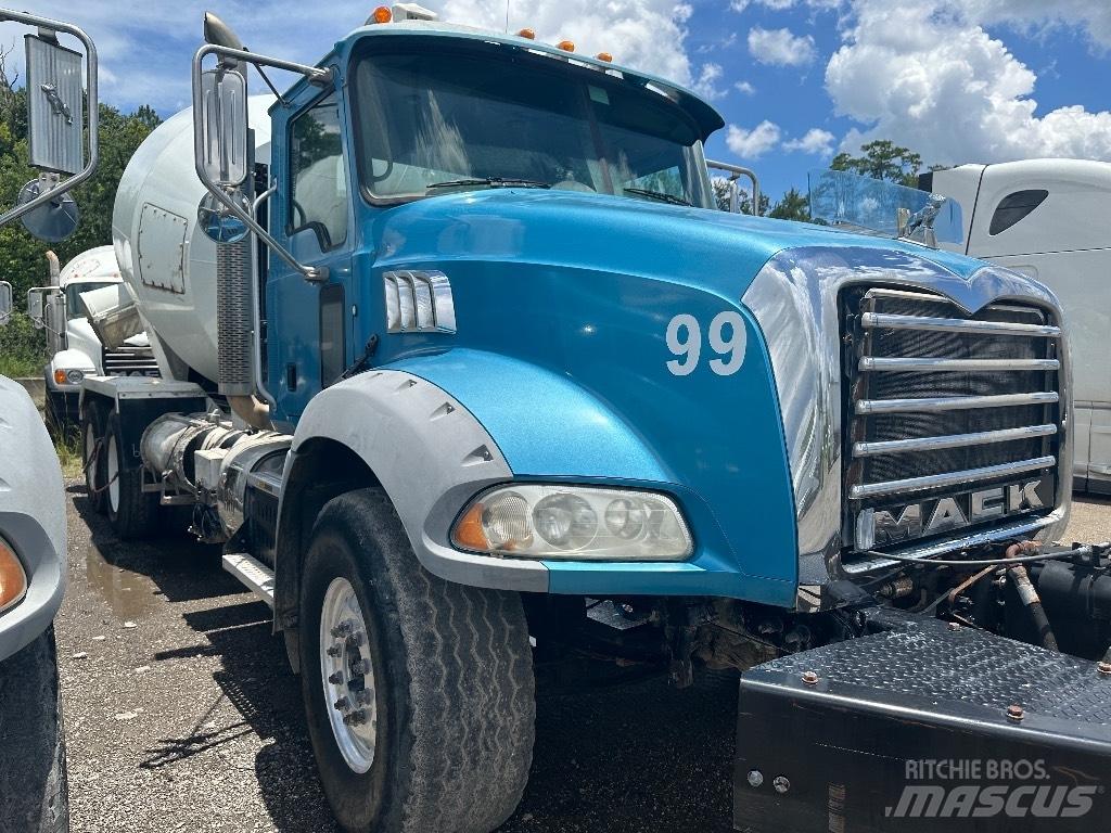 Mack GU 800 Kita