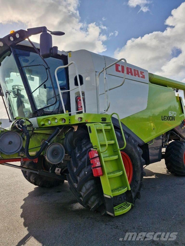 CLAAS Lexion 670 Derliaus nuėmimo kombainai