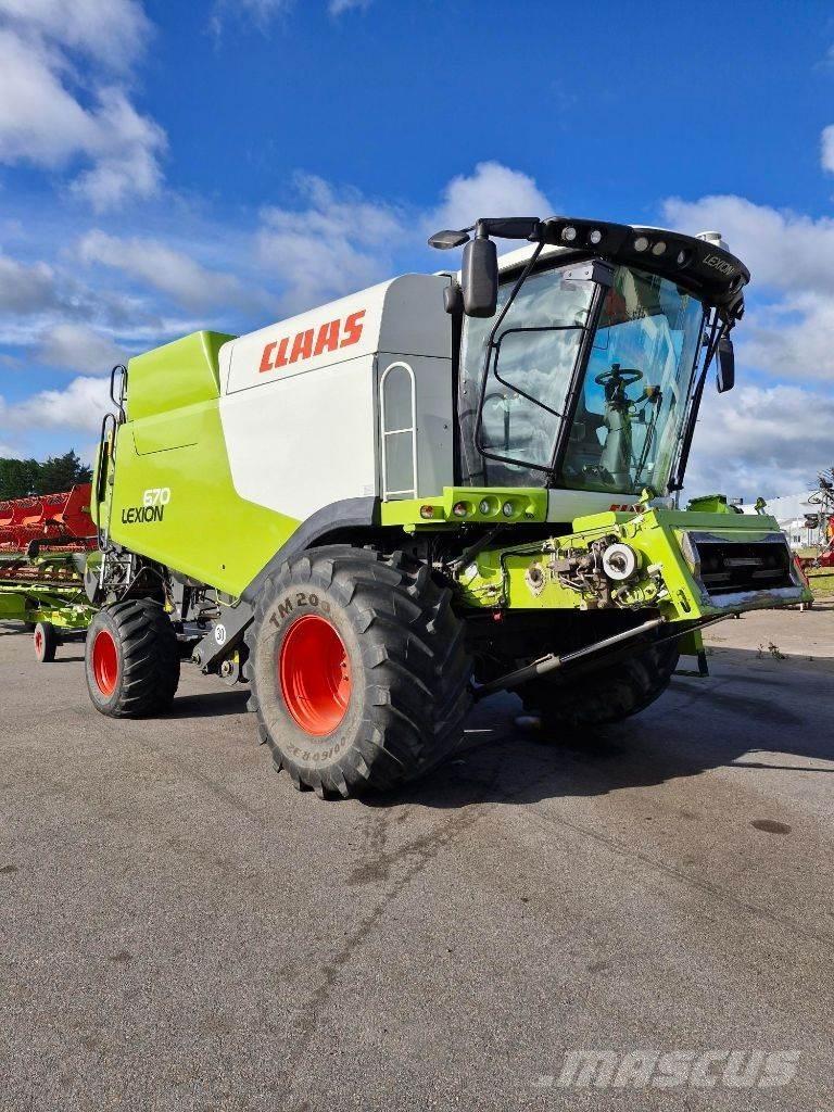 CLAAS Lexion 670 Derliaus nuėmimo kombainai