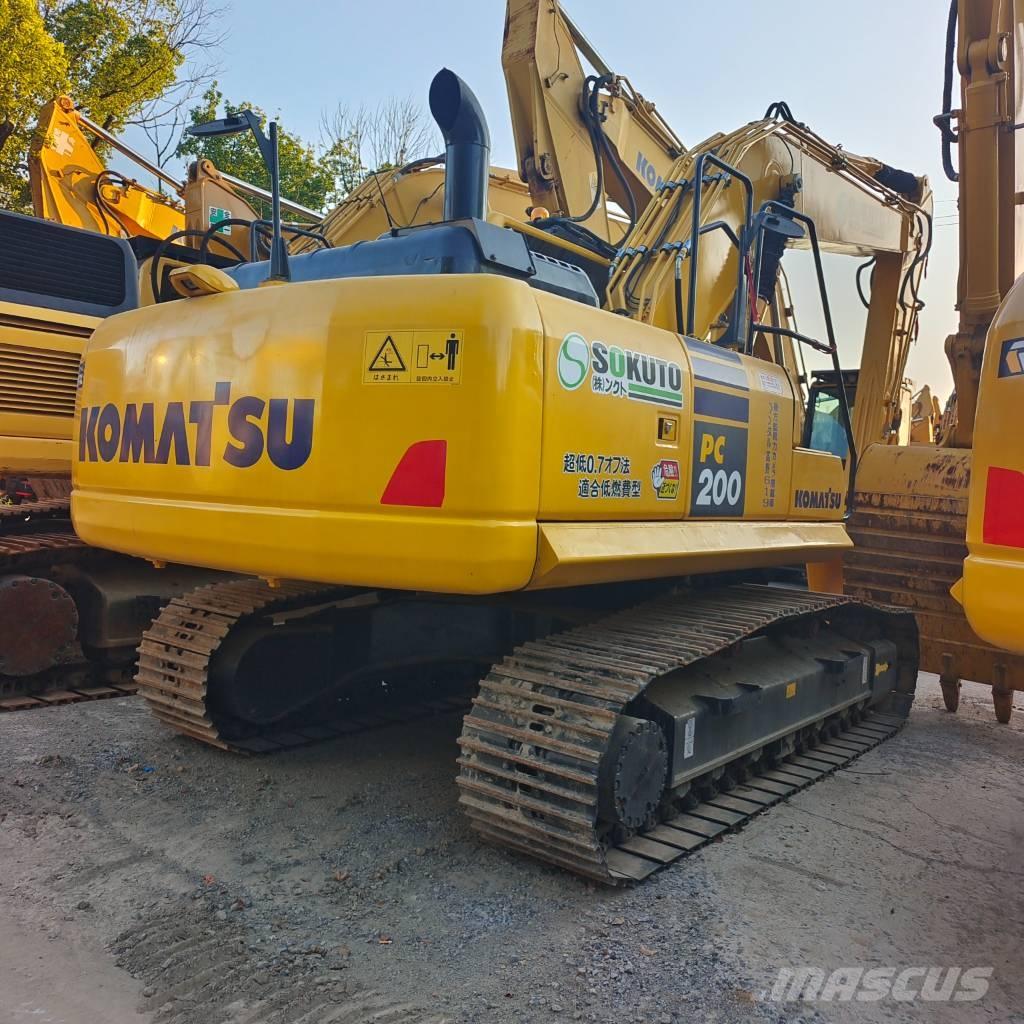 Komatsu PC200-8 Vikšriniai ekskavatoriai