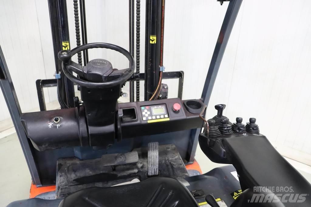 Toyota 8FBMT25 Elektriniai šakiniai krautuvai