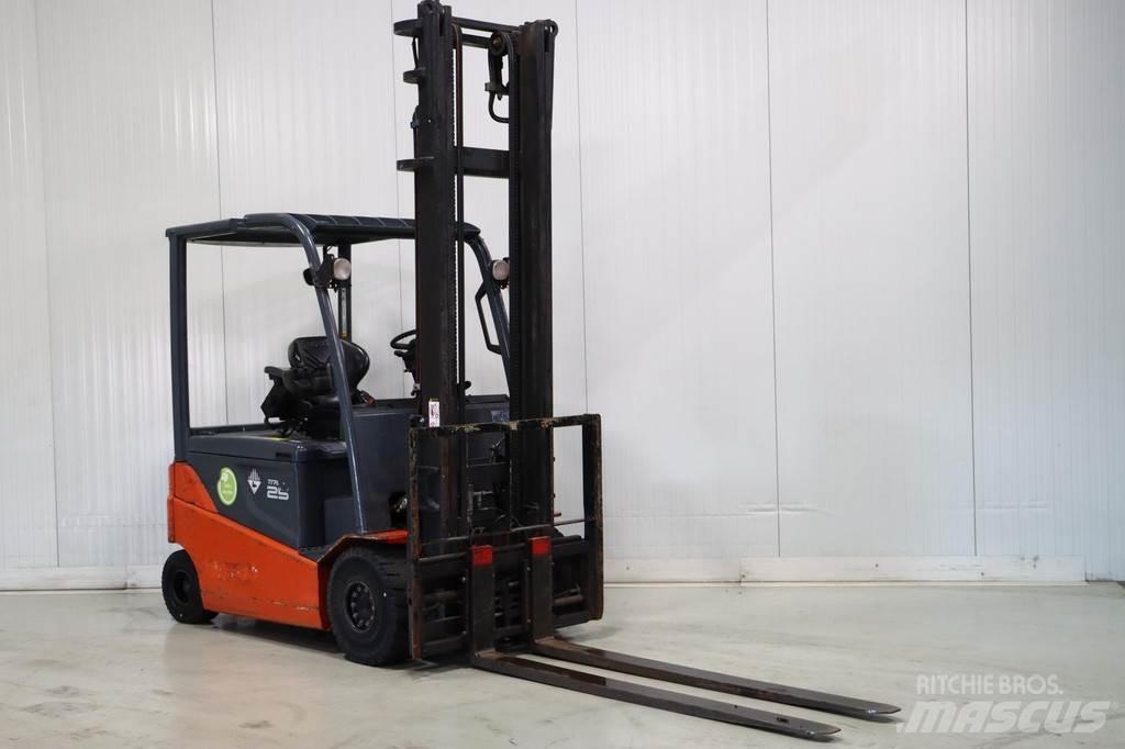 Toyota 8FBMT25 Elektriniai šakiniai krautuvai