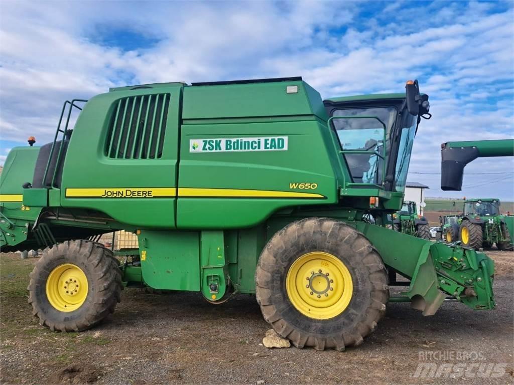 John Deere W650 Derliaus nuėmimo kombainai