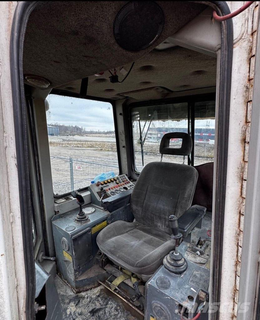 Liebherr 732 Vikšriniai buldozeriai