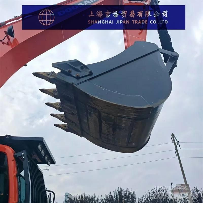 Doosan DX 225 Vikšriniai ekskavatoriai