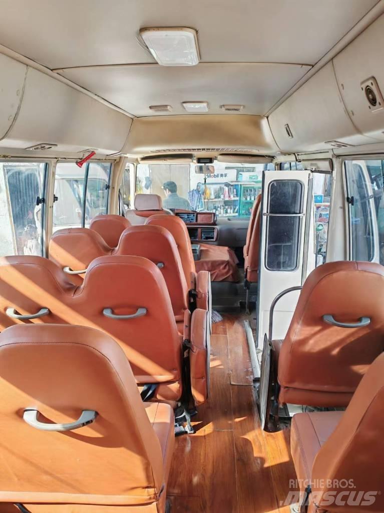 Toyota Coaster Tarpmiestiniai autobusai