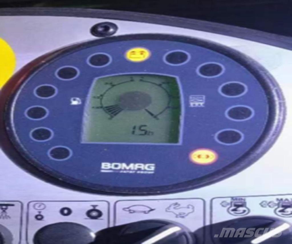 Bomag BW 161 AD-4 Porinių būgnų volai