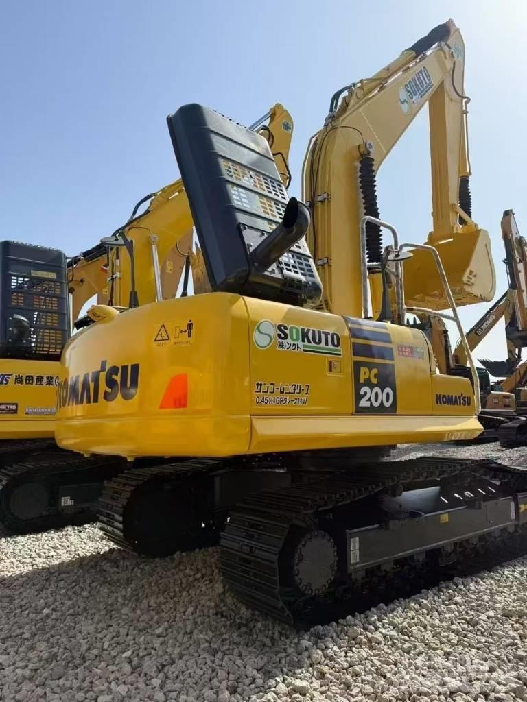 Komatsu 200-8 Vikšriniai ekskavatoriai